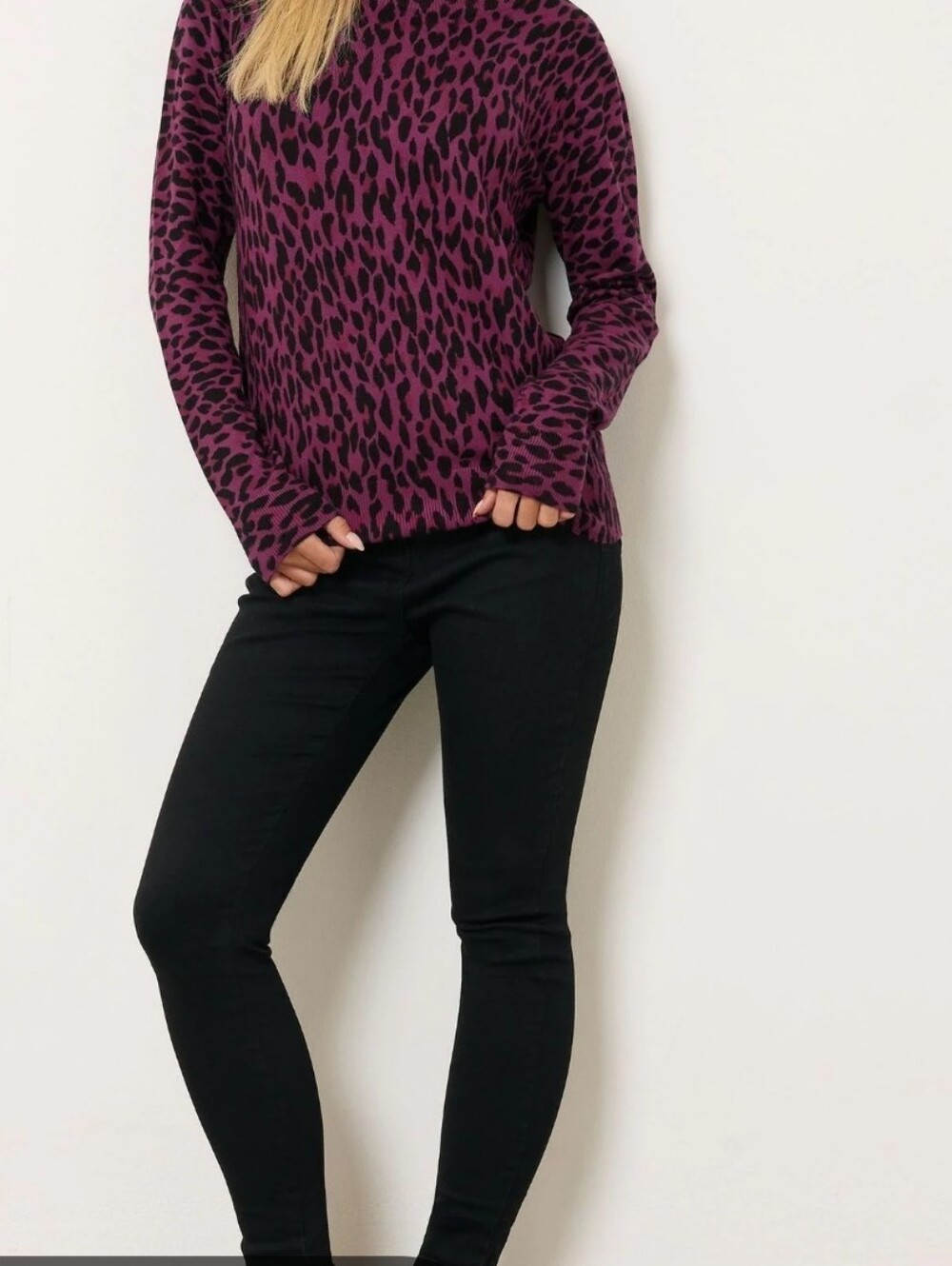 APT 9 sweater Leopard stretchy long sleeve wine black print round neck scoop (L)